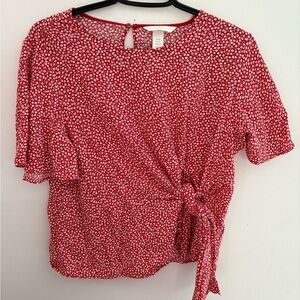 H&M floral Red and White Tie Front Short Sleeve Blouse size 10